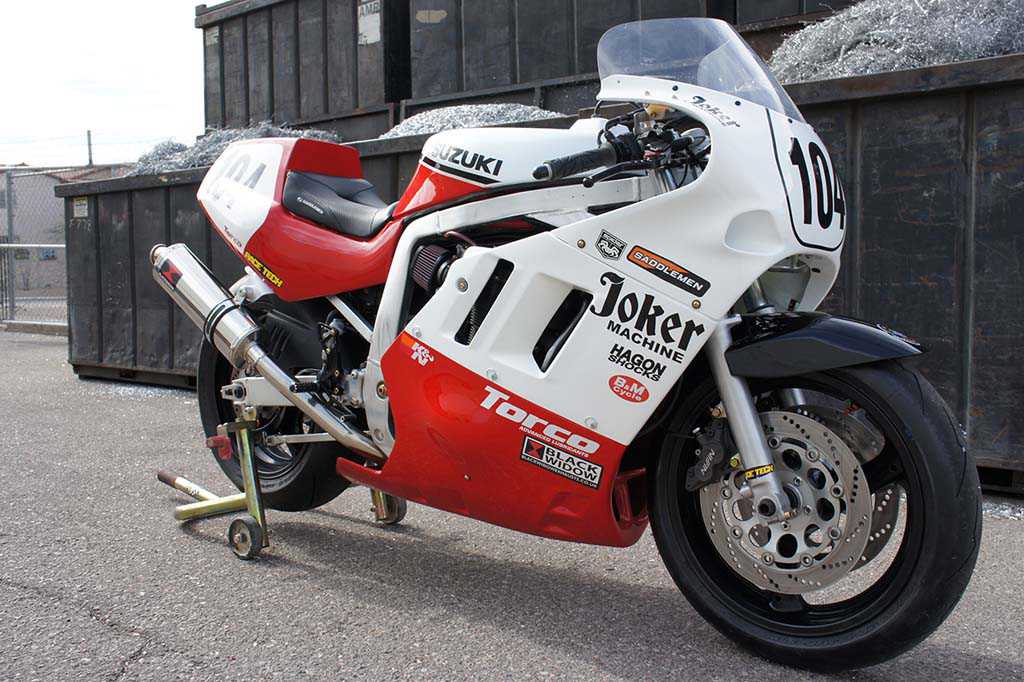 1990_suzuki_gsxr750_160303-011-1200.jpg