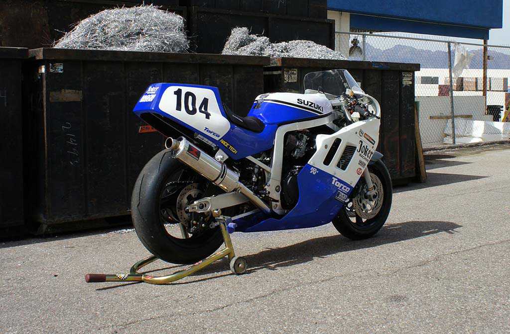 1990_suzuki_gsxr750_160303-026-1200.jpg