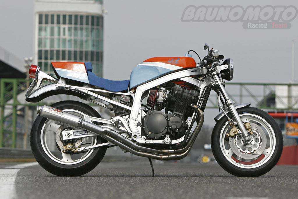 suzuki-gsxr1100-1986-brunomoto-logo6.jpg