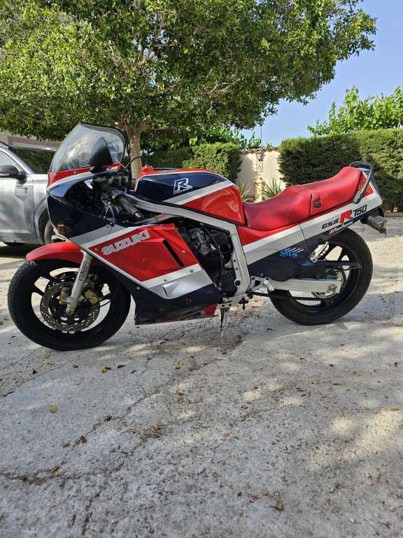 Suzuki gsxr 750 86