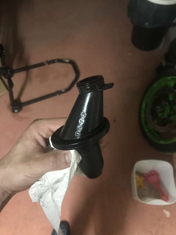 Ayuda con el filtro de aceite que va dentro del carter en una Gsxr 600 k7