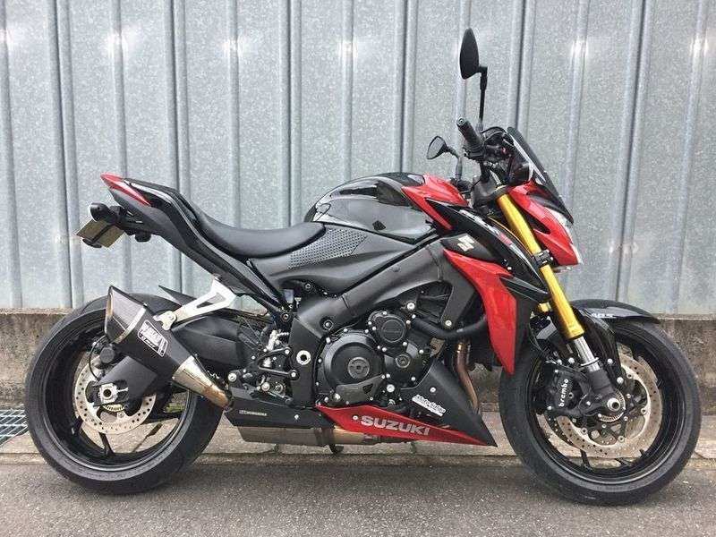 ELIMINANDO LA HOLGURA DEL K5: La obsesión por la rigidez de estas estriberas CNC para la GSX-S1000